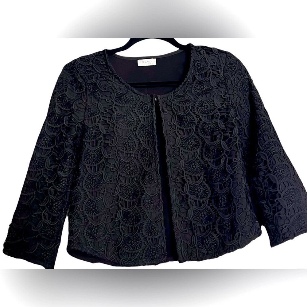 BLVD Collection Solid Onyx Black Lace Detail Lined Crop Jacket, Sz Small, GUC.